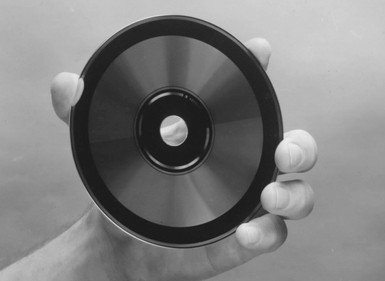 В 1953 году сталинградский изобретатель создал прообраз компакт-диска